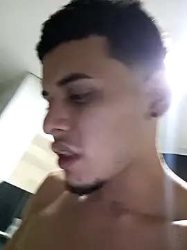 Snapshot of Pingasaboy20 chatting on October 24, 2025, 2:43 am Pingasaboy20 online show from October 24, 2025, 2:43 am