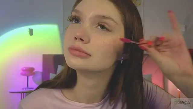 Nicole Broown  online show from February 18, 2026, 11:12 pm