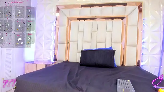 Sarah Adamss online show from April 13, 2026, 12:31 pm