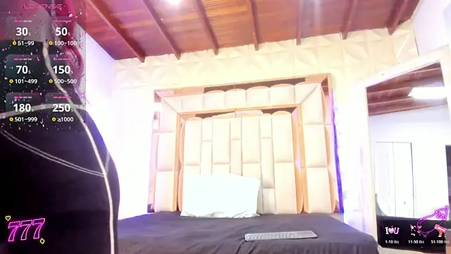 Sarah Adamss online show from March 31, 2026, 11:23 am