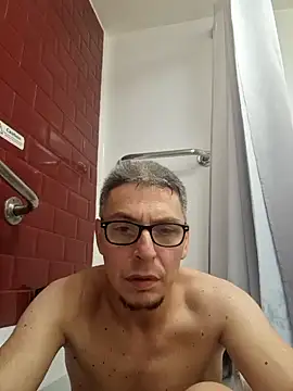 CerveniXXL online show from November 28, 2025, 8:31 pm