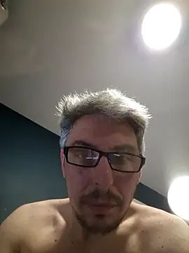 CerveniXXL online show from April 21, 2026, 7:31 pm