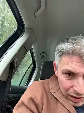 CerveniXXL online show from October 17, 2025, 4:09 pm