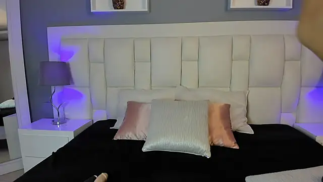 LilianGomez  online show from October 11, 2025, 3:29 am