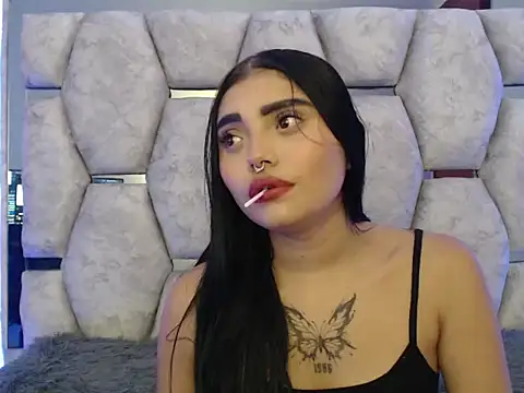 Snapshot of AnalyMilles chatting on October 24, 2025, 10:09 pm AnalyMilles online show from October 24, 2025, 10:09 pm