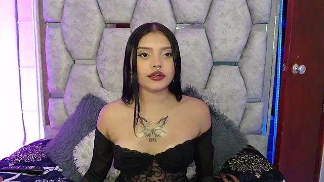 Snapshot of AnalyMilles chatting on November 28, 2025, 2:56 am AnalyMilles online show from November 28, 2025, 2:56 am