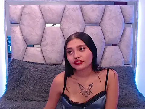 Snapshot of AnalyMilles chatting on October 30, 2025, 1:37 am AnalyMilles online show from October 30, 2025, 1:37 am