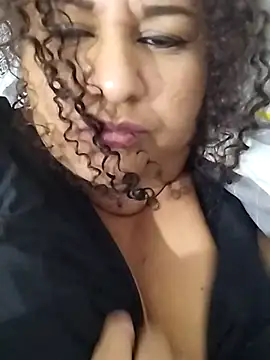 MEYBELLATINA online show from October 28, 2025, 11:03 pm