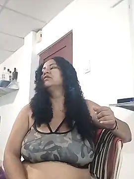 Snapshot of MEYBELLATINA chatting on February 16, 2026, 9:13 pm MEYBELLATINA online show from February 16, 2026, 9:13 pm