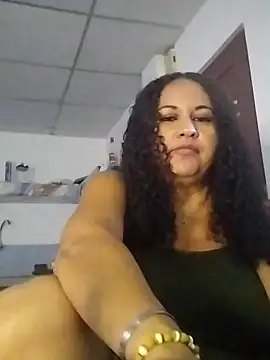 Snapshot of MEYBELLATINA chatting on February 7, 2026, 11:02 pm MEYBELLATINA online show from February 7, 2026, 11:02 pm