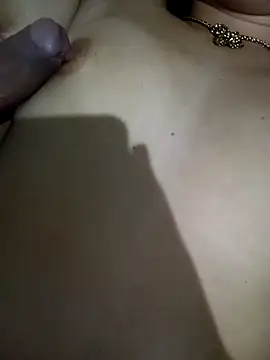 CrisHot202 online show from December 3, 2025, 4:13 am