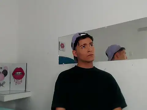 Aaron Foxxx online show from November 16, 2025, 5:28 pm