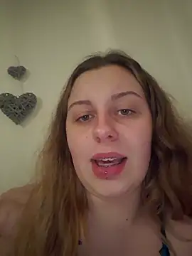 Snapshot of Brutal_brunettexx chatting on October 3, 2025, 2:26 am Brutal brunettexx online show from October 3, 2025, 2:26 am