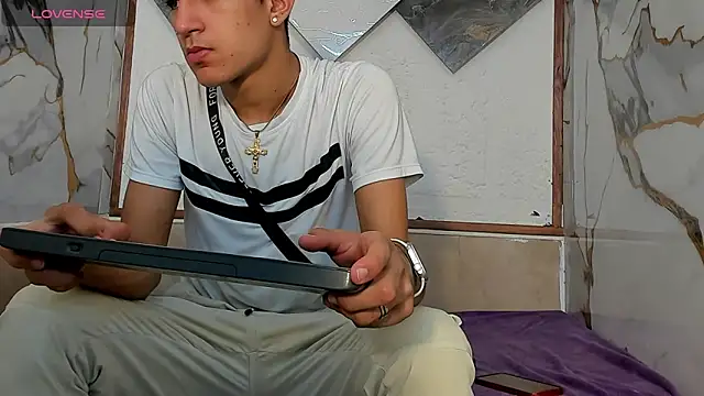 Snapshot of Stiben_boy chatting on October 9, 2025, 7:03 pm Stiben boy online show from October 9, 2025, 7:03 pm