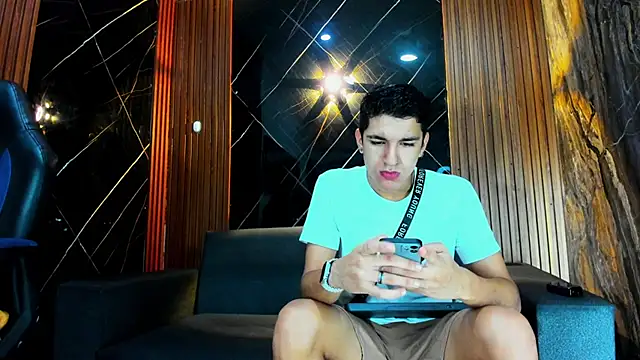 Snapshot of Stiben_boy chatting on October 18, 2025, 2:57 am Stiben boy online show from October 18, 2025, 2:57 am