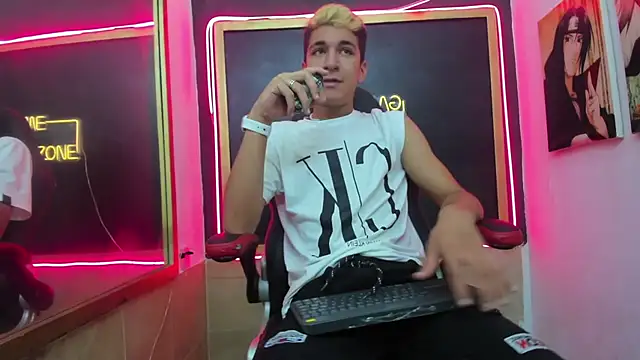 Snapshot of Stiben_boy chatting on October 2, 2025, 7:06 pm Stiben boy online show from October 2, 2025, 7:06 pm