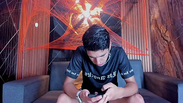 Stiben boy online show from October 25, 2025, 2:44 am