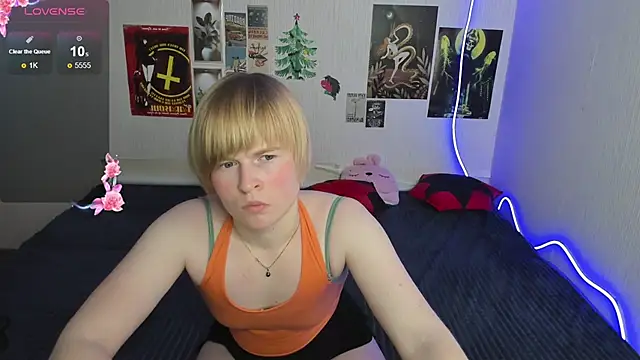 Snapshot of Cattie_w_ chatting on February 7, 2026, 1:13 am Cattie w online show from February 7, 2026, 1:13 am