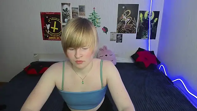 Snapshot of Cattie_w_ chatting on February 17, 2026, 1:14 am Cattie w online show from February 17, 2026, 1:14 am