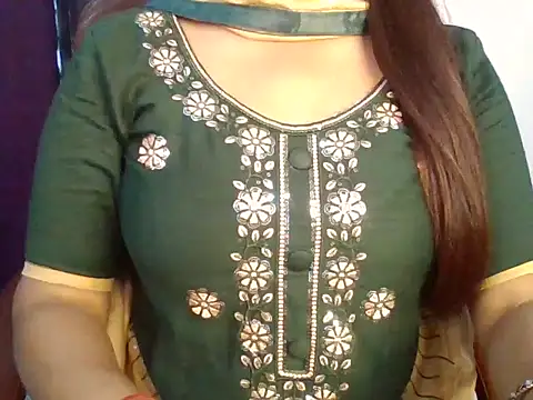 Snapshot of LOVELY_SUKOON chatting on October 2, 2025, 4:27 am LOVELY SUKOON online show from October 2, 2025, 4:27 am