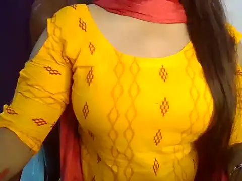 Snapshot of LOVELY_SUKOON chatting on October 3, 2025, 4:47 am LOVELY SUKOON online show from October 3, 2025, 4:47 am