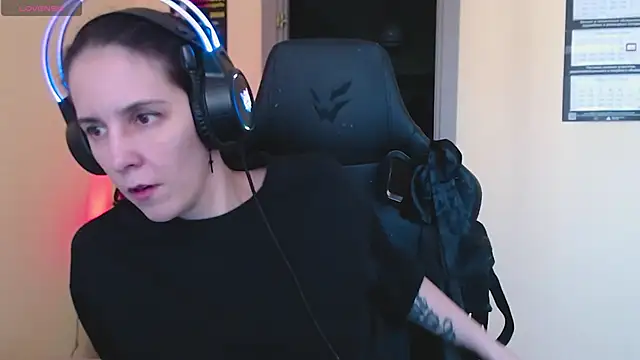 Snapshot of Irwi_Tomboy chatting on February 14, 2026, 1:11 pm Irwi Tomboy online show from February 14, 2026, 1:11 pm