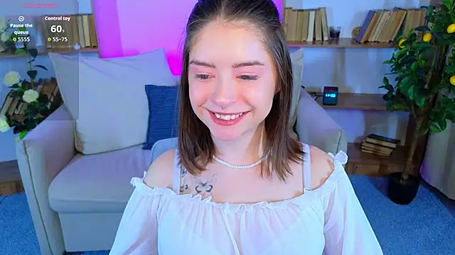 Snapshot of _Amelia_Shine_ chatting on November 12, 2025, 1:43 am Amelia Shine online show from November 12, 2025, 1:43 am