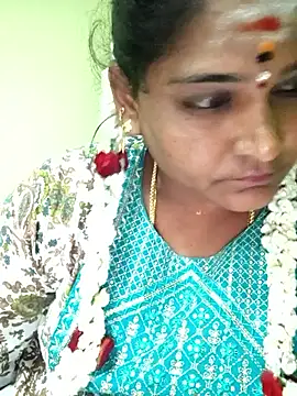 navyasree143 online show from November 18, 2025, 7:28 pm