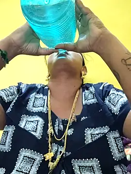 navyasree143 online show from October 4, 2025, 5:20 am