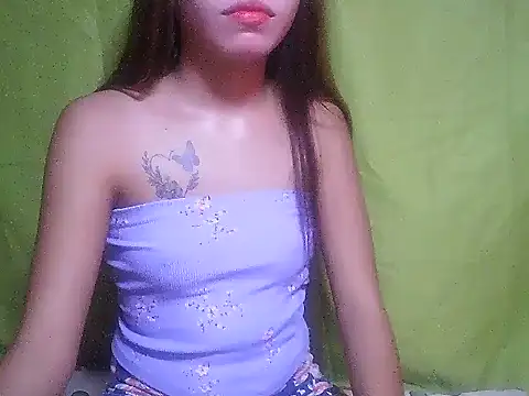 Snapshot of SweetPussie18x chatting on November 16, 2025, 1:05 pm SweetPussie18x online show from November 16, 2025, 1:05 pm