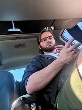 Snapshot of bear8t chatting on October 29, 2025, 9:25 pm bear8t online show from October 29, 2025, 9:25 pm