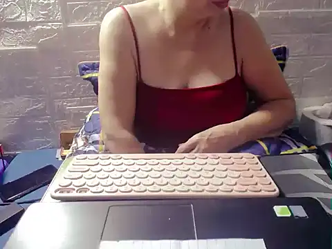 Snapshot of hyhy_99 chatting on October 28, 2025, 1:43 pm hyhy 99 online show from October 28, 2025, 1:43 pm