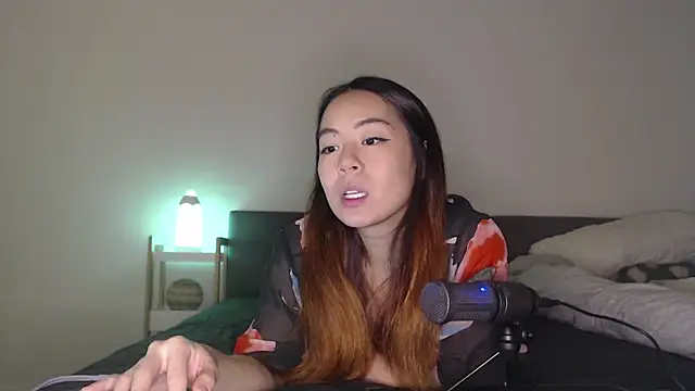 Snapshot of blueburrypie chatting on November 3, 2025, 2:20 pm blueburrypie online show from November 3, 2025, 2:20 pm