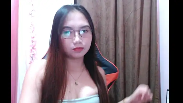 Snapshot of pinayscarlet chatting on October 1, 2025, 11:08 pm pinayscarlet online show from October 1, 2025, 11:08 pm