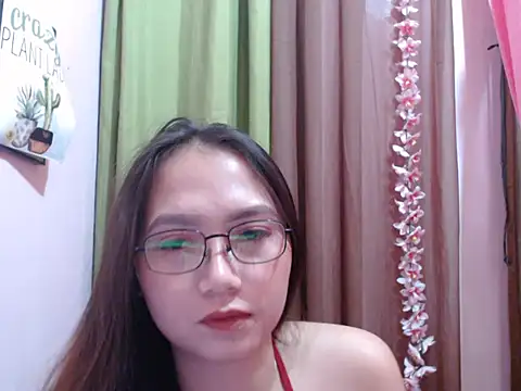 Snapshot of pinayscarlet chatting on October 16, 2025, 2:03 pm pinayscarlet online show from October 16, 2025, 2:03 pm