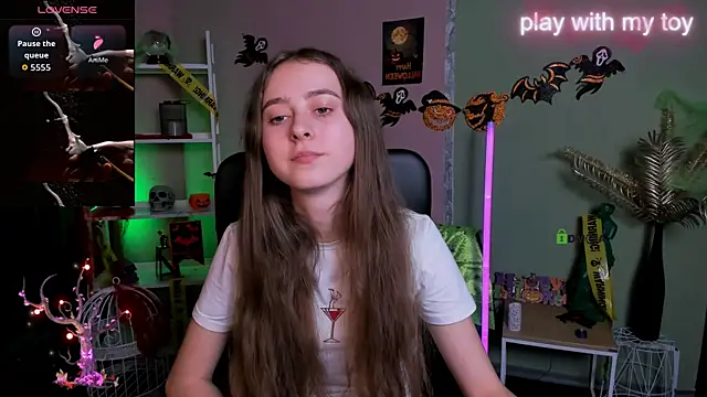 rebecca smile online show from October 29, 2025, 1:32 pm