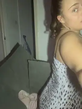 Roxy 30 online show from December 15, 2025, 6:03 pm