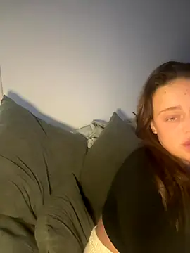 Roxy 30 online show from November 26, 2025, 6:08 pm