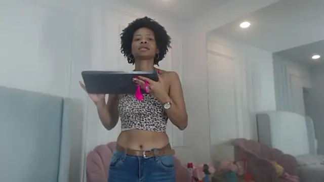 ChantalGarner online show from February 2, 2026, 1:21 pm