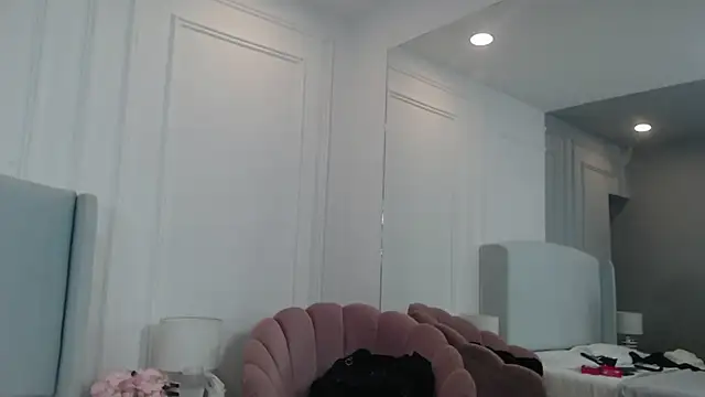 Snapshot of ChantalGarner chatting on October 4, 2025, 12:50 pm ChantalGarner online show from October 4, 2025, 12:50 pm