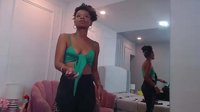 Snapshot of ChantalGarner chatting on October 22, 2025, 12:37 pm ChantalGarner online show from October 22, 2025, 12:37 pm