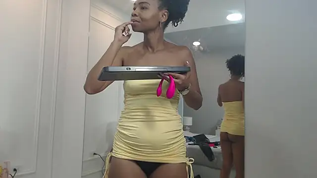 Snapshot of ChantalGarner chatting on October 13, 2025, 1:23 pm ChantalGarner online show from October 13, 2025, 1:23 pm