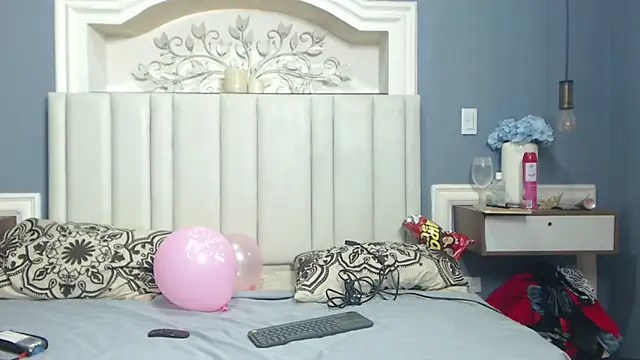 Snapshot of ChantalGarner chatting on November 28, 2025, 5:35 pm ChantalGarner online show from November 28, 2025, 5:35 pm