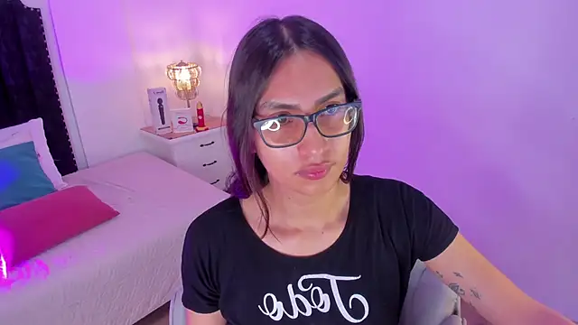 cherrylady 02 online show from October 28, 2025, 12:48 pm