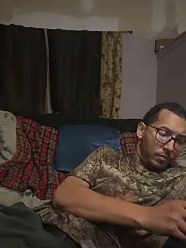 ThrowedWorldWide online show from November 17, 2025, 1:42 am