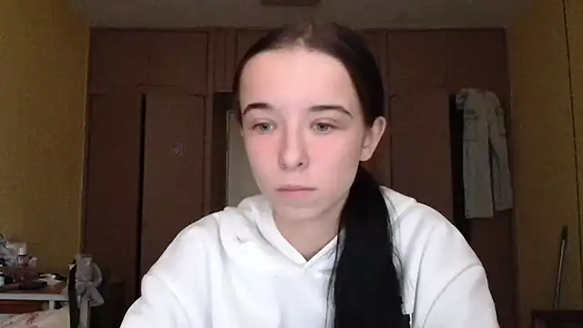 Emilia Light online show from October 21, 2025, 7:19 am