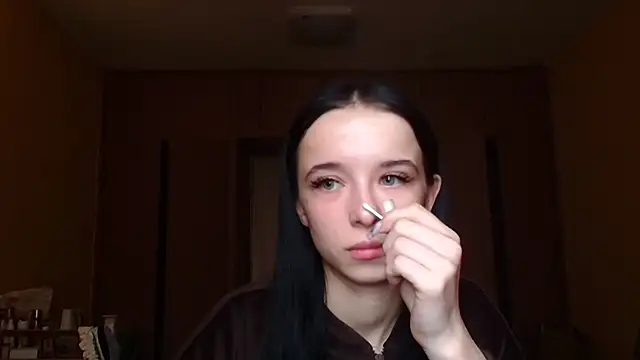 Emilia Light online show from March 19, 2026, 6:57 am