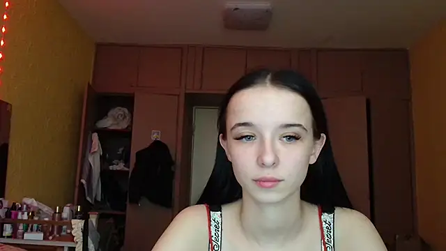 Emilia Light online show from March 21, 2026, 9:36 am