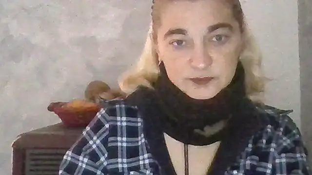 Snapshot of GoldenAngelMilf chatting on February 2, 2026, 3:00 pm GoldenAngelMilf online show from February 2, 2026, 3:00 pm