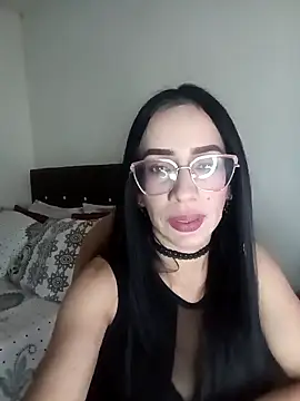Snapshot of YaraDuartee chatting on April 10, 2026, 9:33 pm YaraDuartee online show from April 10, 2026, 9:33 pm